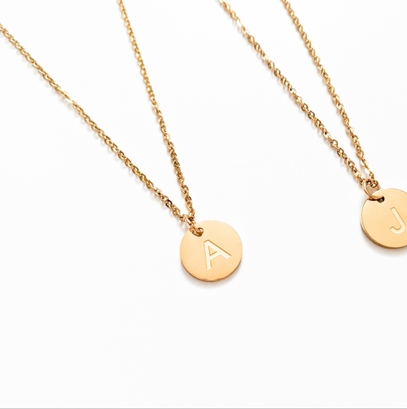 Letter A Circle Pendant Gold-plated Necklace - Picture 8 of 10